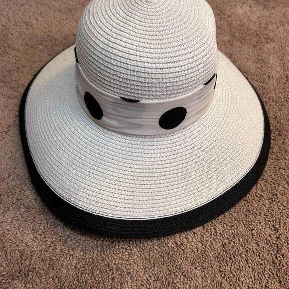 Black and White Polka Dot Straw hat - Picture 3 of 4